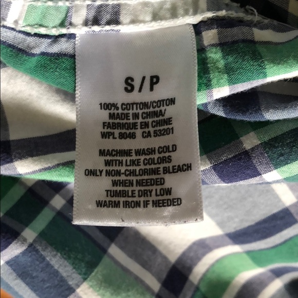 Aeropostale men’s small barely worn button up - Picture 3 of 3